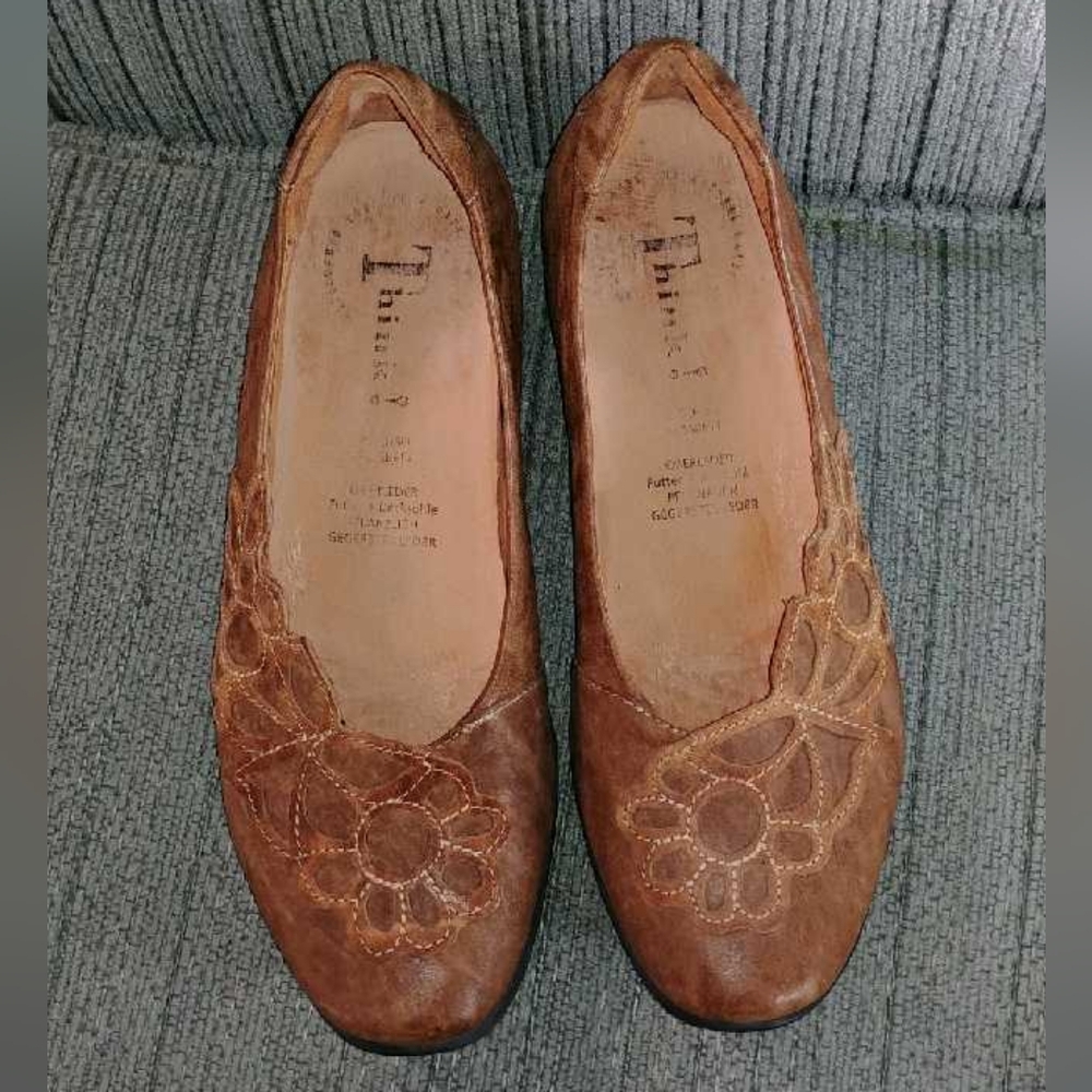 THINK! floral brown leather flats